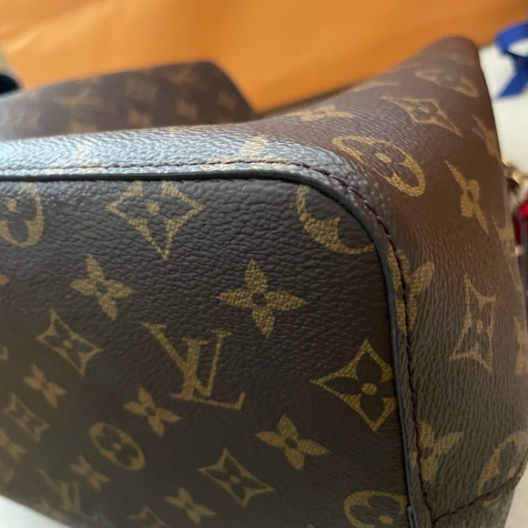 SOLD. Louis Vuitton NeoNoe Monogram in Coquelicot - Picture 8 of 14